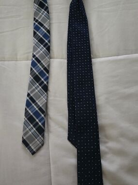 Stafford Navy Polka Dot Tie